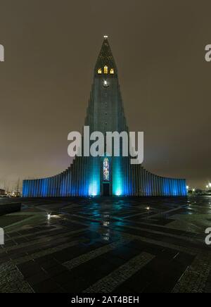 Hallgrímskirkja è una chiesa di Reykjavík, in Islanda. Foto Stock