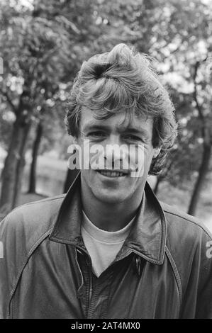 Giocatore di calcio Johnny Rep con suo figlio nella sua città natale Jisp Johnny Rep Data: 29 Giugno 1983 Località: Jisp, Noord-Holland Parole Chiave: Ritratti, calcio Nome personale: REP, Johnny Foto Stock