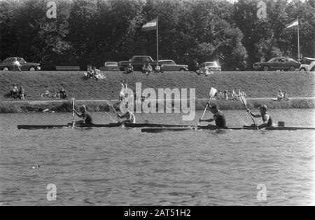 Nazionale Kortebaan Canoismo concorsi al Bosbaan in Amsterdam canoe Data: 13 luglio 1969 posizione: Amsterdam, Noord-Holland Parole Chiave: Canoe Foto Stock