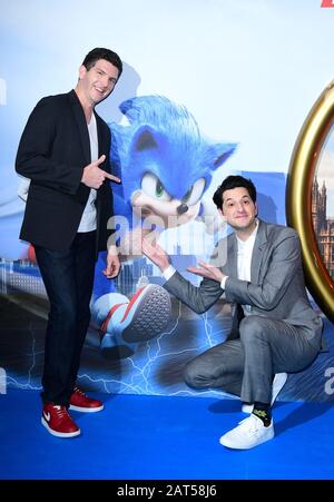 Jeff Fowler e ben Schwartz arrivano per una proiezione del nuovo film Sonic the Hedgehog al cinema Vue di Westfield. Data Immagine: Giovedì 30 Gennaio 2020. Photo credit dovrebbe leggere: Ian West/PA Foto Stock