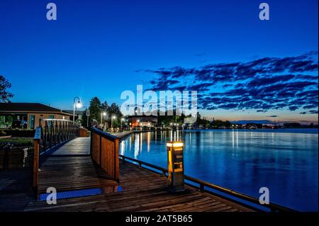 Il lungomare al Porto Di Poca Corrente sull'Isola di Manitoulin di notte Foto Stock