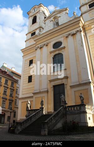 Chiesa barocca (St.-Ulrichs-Kirche) a vienna (austria) Foto Stock