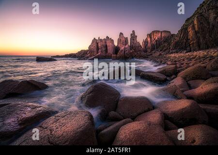 Vista mattutina dei Pinnacoli a Cape Woolamai, Australia Foto Stock