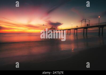 Bel tramonto al molo di Brighton, Adelaide, South Australia Foto Stock