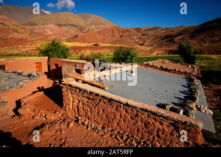 Tipica casa andina degli abitanti di questa remota parte del mondo come visto da Ruta 40, la Puna, Argentina Foto Stock