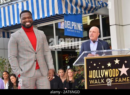 Los Angeles, Stati Uniti. 30th Gen 2020. Curtis 50 centesimi Jackson- star -042 50 Cent pone con la sua stella durante la cerimonia 50 Cent Walk Of Fame il 30 gennaio 2020 a Hollywood, California Credit: Tsuni/USA/Alamy Live News Foto Stock