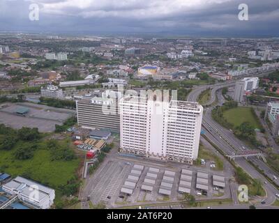 Kuching, Sarawak / Malesia - 20 ottobre 2019: Gli edifici e il paesaggio della zona di Simpang Tiga Foto Stock