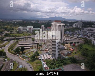 Kuching, Sarawak / Malesia - 20 ottobre 2019: Gli edifici e il paesaggio della zona di Simpang Tiga Foto Stock