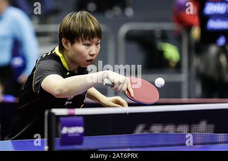 Magdeburg, Germania. 30th Gen 2020. Zhu Yuling della Cina ritorna la palla durante il singolo femminile di 32 match contro Polina Mikhailova della Russia al 2020 ITTF World Tour Platinum German Open a Magdeburg, Germania, il 30 gennaio 2020. Credito: Zhang Ping/Xinhua/Alamy Live News Foto Stock