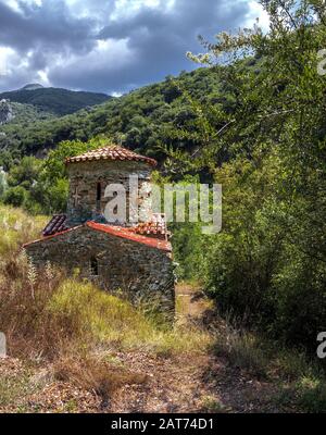 Vecchia chiesa di Sant'Andrea risale al XI secolo, Grecia Foto Stock