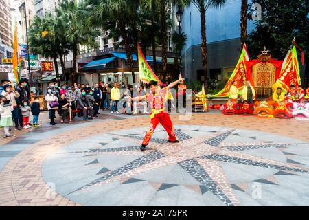 Hong Kong - Gennaio 2020: Mostra per bambini per le strade per il capodanno cinese. Foto Stock