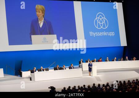 Bochum, Germania, 31 gennaio 2020, Thyssen-Krupp Assemblea Generale annuale: Il CEO Martina Merz parla sul podio. Credit: Juergen Schwarz/Alamy Live News Foto Stock