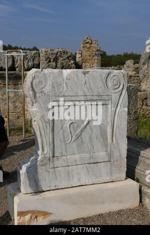 Tablet che mostra ciò che è stato venduto in negozio a Perge, Turchia Foto Stock