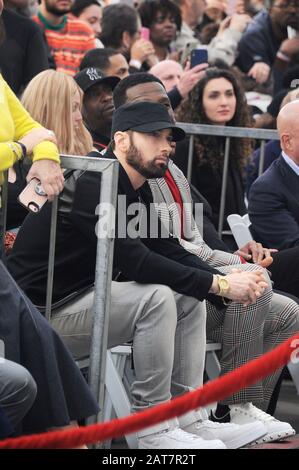 Los Angeles, California. 30th Gen 2020. Eminem alla cerimonia di induzione di Star on the Hollywood Walk of Fame per Curtis Jackson, aka 50 Cent, Hollywood Boulevard, Los Angeles, CA 30 gennaio 2020. Credit: Michael Germana/Everett Collection/Alamy Live News Foto Stock