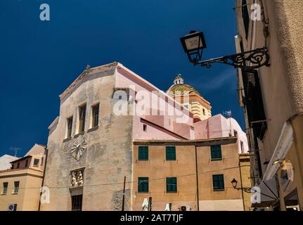 Chiesa di San Michele, 1589, Chiesa in stile barocco in Piazza Ginnasio, centro storico di Alghero, provincia Sassari, Sardegna, Italia Foto Stock