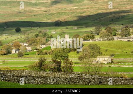 Il villaggio di Askrigg a Wensleydale, casa di James Herriott, Wensleydale, North Yorkshire, Inghilterra Foto Stock