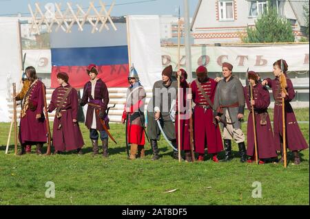 Reenactor in uniforme militare russa del 18 ° secolo Foto Stock