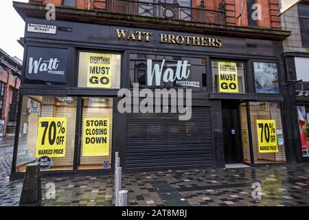 Questo negozio è chiuso in modo permanente. Il grande magazzino di Watt Brothers Glasgow su Sauchiehall Street, Scozia, Regno Unito. Foto Stock