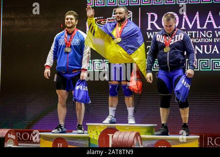 Roma, Italia, 31 gennaio 2020, podio di 109 kg categoria . 1st classificato: Chumak dmytro (ukr) 2nd: Naniev timur (rus) 3rd classificato: Bochkov rodian (rus) durante IWF Weightlifting World Cup 2020 - Weightlifting - Credit: LPS/Claudio Bosco/Alamy Live News Foto Stock