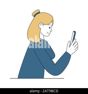 Donna che tiene lo smartphone immagine vettoriale lineare. Donna adulta che guarda il display del telefono cellulare, digitando messaggio contorno personaggio cartone animato. Isolato bella ragazza che chiacchiera, comunicazione via telefono Illustrazione Vettoriale