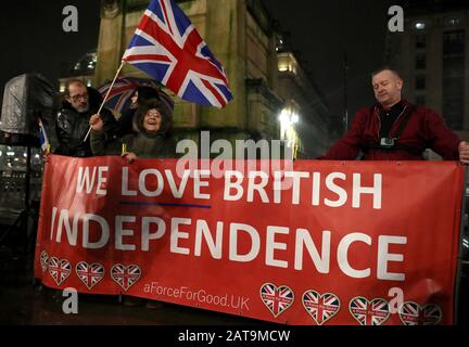 I sostenitori della Brexit si riuniscono a George Square, Glasgow, mentre il Regno Unito si prepara a lasciare l’Unione europea, ponendo fine a 47 anni di stretti e talvolta scomodi legami con Bruxelles. Foto PA. Data Immagine: Venerdì 31 Gennaio 2020. Vedi la storia dell’PA POLITICA Brexit. Photo credit dovrebbe leggere: Andrew Milligan/PA Wire Foto Stock