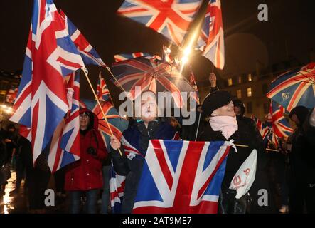 I sostenitori della Brexit si riuniscono a George Square, Glasgow, mentre il Regno Unito si prepara a lasciare l’Unione europea, ponendo fine a 47 anni di stretti e talvolta scomodi legami con Bruxelles. Foto PA. Data Immagine: Venerdì 31 Gennaio 2020. Vedi la storia dell’PA POLITICA Brexit. Photo credit dovrebbe leggere: Andrew Milligan/PA Wire Foto Stock