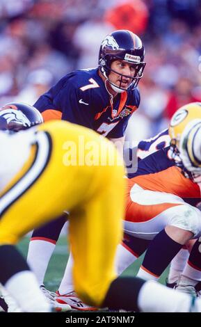 John Elway dei Denver Broncos durante il Super Bowl XXXII il 1/25/98 a San Diego, CA Broncos 31, Packers 24 Foto Stock