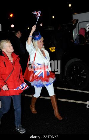 Londra, Regno Unito. 31st Gen 2020. La folla celebra in Piazza del Parlamento mentre il Regno Unito lascia l'UE. Credito: Johnny ARMSTEAD/Alamy Live News Foto Stock