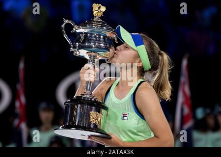 Melbourne, Australia. 01st Feb, 2020. Sofia Kenin degli Stati Uniti ha sconfitto Garbiñe Muguruza di, Spagna., . a Melbourne Park, Melbourne, Australia il 1 febbraio 2020. Foto Di Peter Dovgan. Credit: Uk Sports Pics Ltd/Alamy Live News Foto Stock