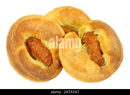 Mini salsiccia toad nel buco snack isolato su uno sfondo bianco Foto Stock