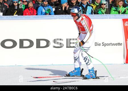 Thomas Dressen della Germania reagisce nel traguardo dopo aver garzato nella gara di Downhill di Kandahar, in occasione della gara di Downhill della Coppa del mondo di sci alpino di Audi FIS il 01 febbraio 2020 a Garmisch-Partenkirchen, in Germania. Foto Stock