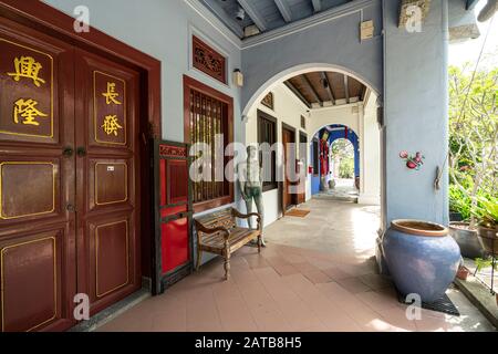 Singapore, Gennaio 2020. Una vista delle tipiche vecchie botteghe in Emerald Hill Road Foto Stock