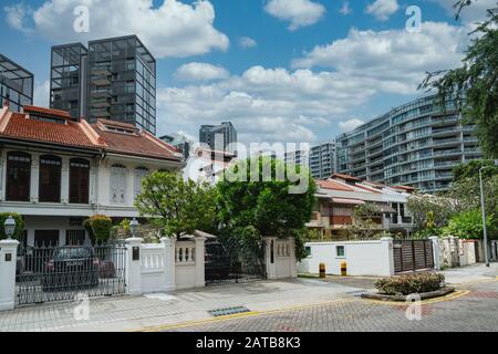 Singapore, Gennaio 2020. Una vista delle tipiche vecchie botteghe in Emerald Hill Road Foto Stock