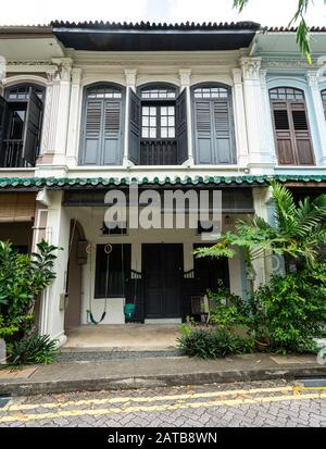 Singapore, Gennaio 2020. Una vista delle tipiche vecchie botteghe in Emerald Hill Road Foto Stock