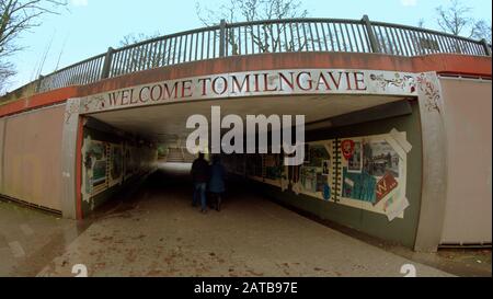 Benvenuti al sottopassaggio pedonale Milngavie collega la stazione ferroviaria al centro della città Foto Stock