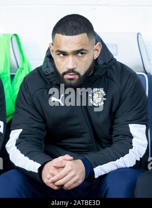 1st Febbraio 2020; The Hawthorns, West Bromwich, West Midlands, Inghilterra; Campionato inglese Calcio, West Bromwich Albion contro Luton Town; New Signing Cameron carter Vickers di Luton Town si è seduto nella squadra scavata prima del calcio d'inizio - Rigorosamente editoriale Solo Uso. Nessun utilizzo con audio, video, dati, elenchi di fixture, logo club/campionato o servizi "live" non autorizzati. Uso on-line in-match limitato a 120 immagini, senza emulazione video. Non utilizzare in scommesse, giochi o singole pubblicazioni club/campionato/giocatore Foto Stock