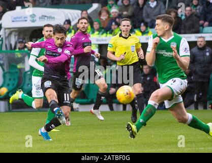 Easter Road Stadium, Edimburgo, Midlothian, Regno Unito. 1st Feb, 2020. Scottish Premiership - Hibernian Contro St Mirren. Easter Road Stadium, Edimburgo, Midlothian, Regno Unito. 01/02/2020. Spettacoli in PIC: Il centrocampista tedesco di St Mirren, Ilkay Durmu spara per Goal durante la 1st metà, mentre Hibs ospita St Mirren nella Scottish Premiership allo Easter Road Stadium di Edimburgo. Merito: Ian Jacobs/Alamy Live News Foto Stock