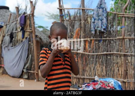 6 Novembre 2011. Dadaab, Kenya. Dadaab è una città semi-arida nella contea di Garissa, in Kenya. Foto Stock