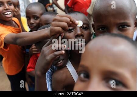 6 Novembre 2011. Dadaab, Kenya. Dadaab è una città semi-arida nella contea di Garissa, in Kenya. Foto Stock