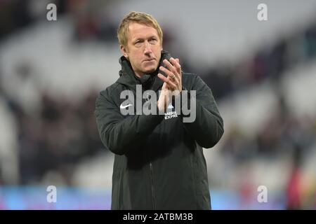 London Stadium, Regno Unito. 1st Feb, 2020. Graham Potter Manager di Brighton & Hove Albion a tempo pieno durante il West Ham vs Brighton, Premier League match al London Stadium 1st Febbraio 2020-EDITORIALE USA solo non usare con audio, video, dati, elenchi di fixture (al di fuori dell'UE), logo club/campionato o servizi "live". Uso on-line in-match limitato a 45 immagini (+15 in tempo extra). Non utilizzare per emulare le immagini in movimento. Nessun utilizzo nelle scommesse, nei giochi o nelle singole pubblicazioni/servizi di club/campionato/giocatore - credito: Martin Dalton/Alamy Live News Foto Stock