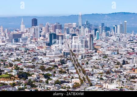 Vista panoramica dello skyline del centro di San Francisco in California Foto Stock