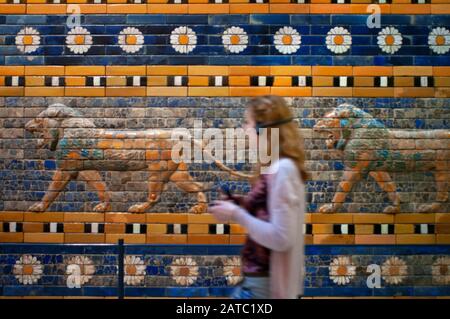 Ricostruzione Della Via Processionale Di Babilonia Al Pergamon Museum, Museumsinsel (Isola Dei Musei), Berlin-Mitte, Berlin, Germany Foto Stock