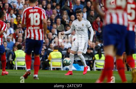 Fede Valverde del Real Madrid CF visto in azione durante la partita spagnola la Liga round 22 tra il Real Madrid e l'Atletico de Madrid allo stadio Santiago Bernabeu di Madrid.(punteggio finale; Real Madrid 1-0 Atlético de Madrid) Foto Stock