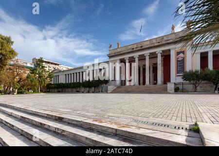 Il Museo Archeologico di Atene, uno dei musei più ricchi e visitati di Atene. Foto Stock