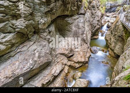 La Starzlachklamm, una bella gola ai piedi della Grunten vicino a Sonfhofen, Immenstadt im Allgau Foto Stock