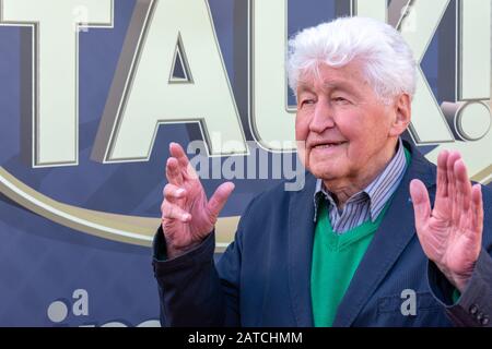 (Gerhard Albert) Gotthilf Fischer - Chorleiter (Fischer-Chöre), 17.04.2016, Amburgo, Kult Eiscafé, Talk Im Kult Foto Stock