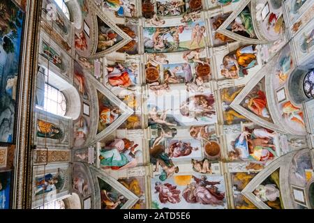 Roma, Italia - 3 Gennaio 2020: La Cappella Sistina Di Michelangelo, Vaticano, Roma, Italia Foto Stock