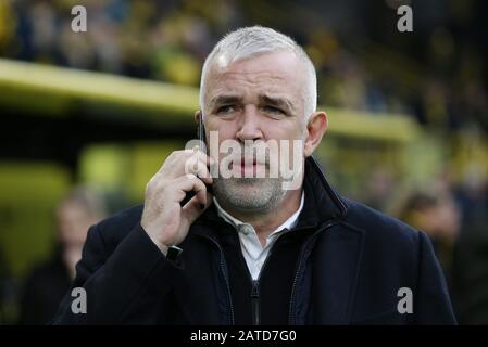 Dortmund, Germania. 01st Feb, 2020. Primo: 01.02.2020, calcio, 1.Bundesliga, stagione 2019/2020, BVB, Borussia Dortmund - Union Berlin 5: 0 President Union, Dirk ZINGLER, ritratto con Handy | usage worldwide Credit: DPA/Alamy Live News Foto Stock