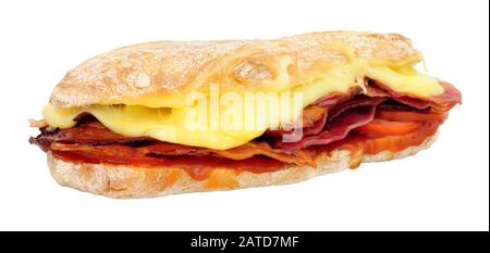 Panino di ciabatta riempito di pancetta e formaggio fuso isolato su sfondo bianco Foto Stock