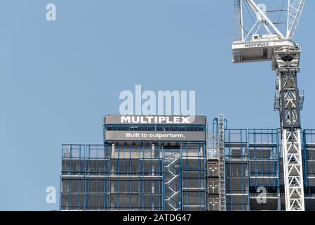 Multiplex è un'impresa internazionale di costruzioni fondata in Australia con la sua sede centrale a Londra. Il sito raffigurato è a Melbourne Foto Stock